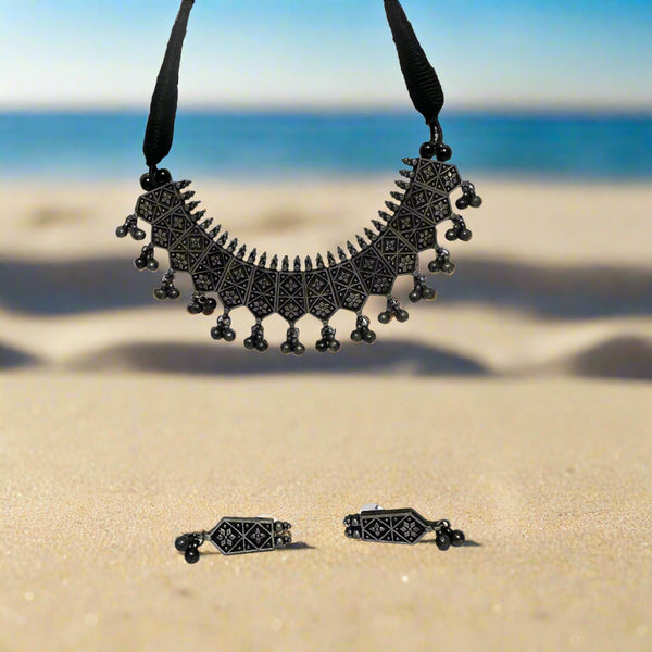 Traditional Stylish Export Quality Silver Look Like Designer Choker Necklace with Earring