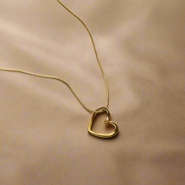 Trendy Heart Hollow Necklace