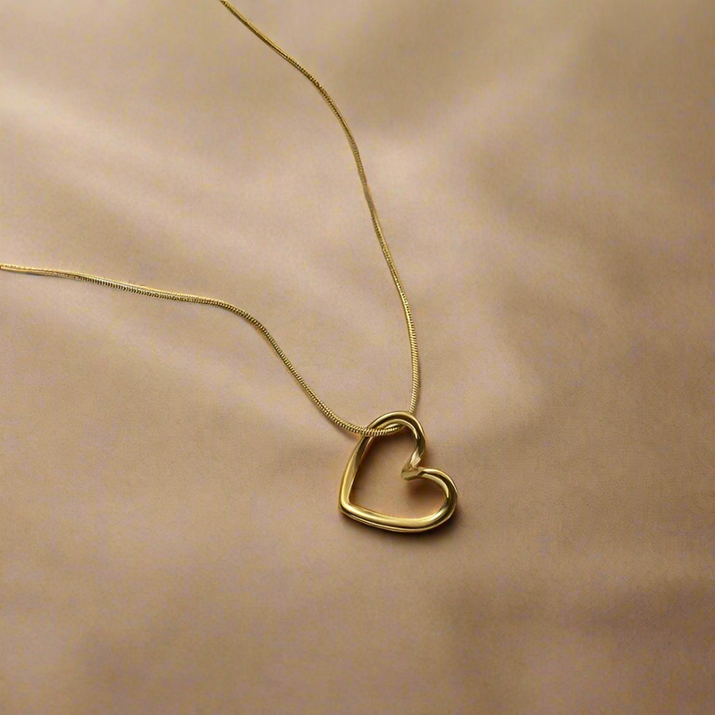 Trendy Heart Hollow Necklace
