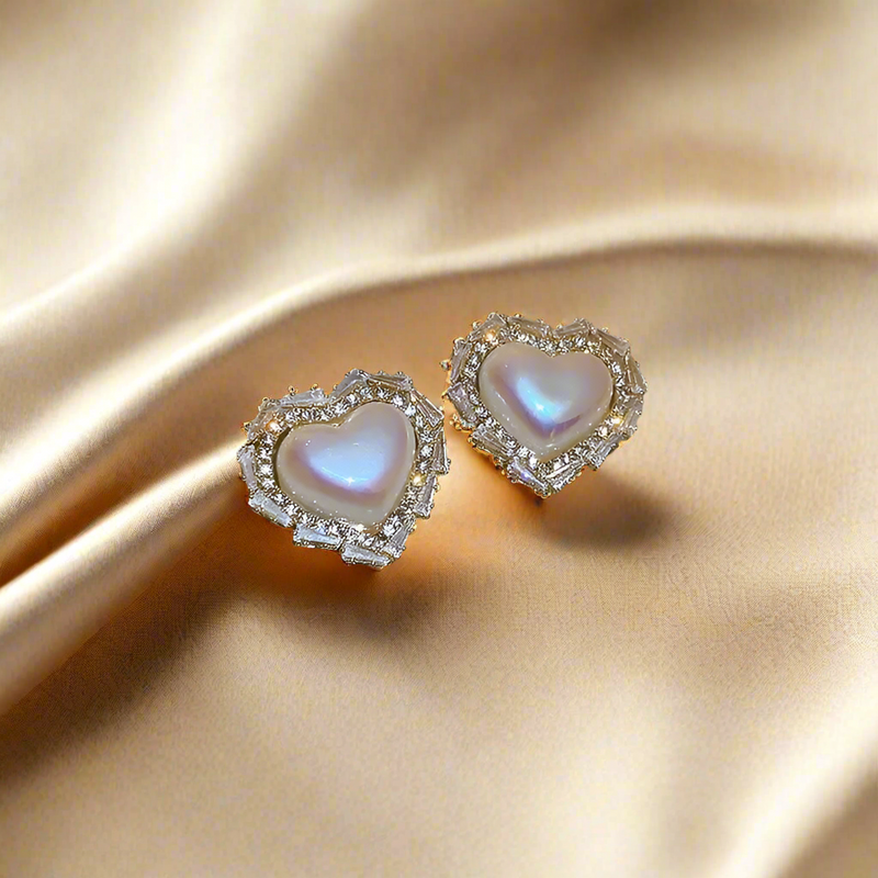 Stone & Crystals Decor Pearl Heart Stud Earrings